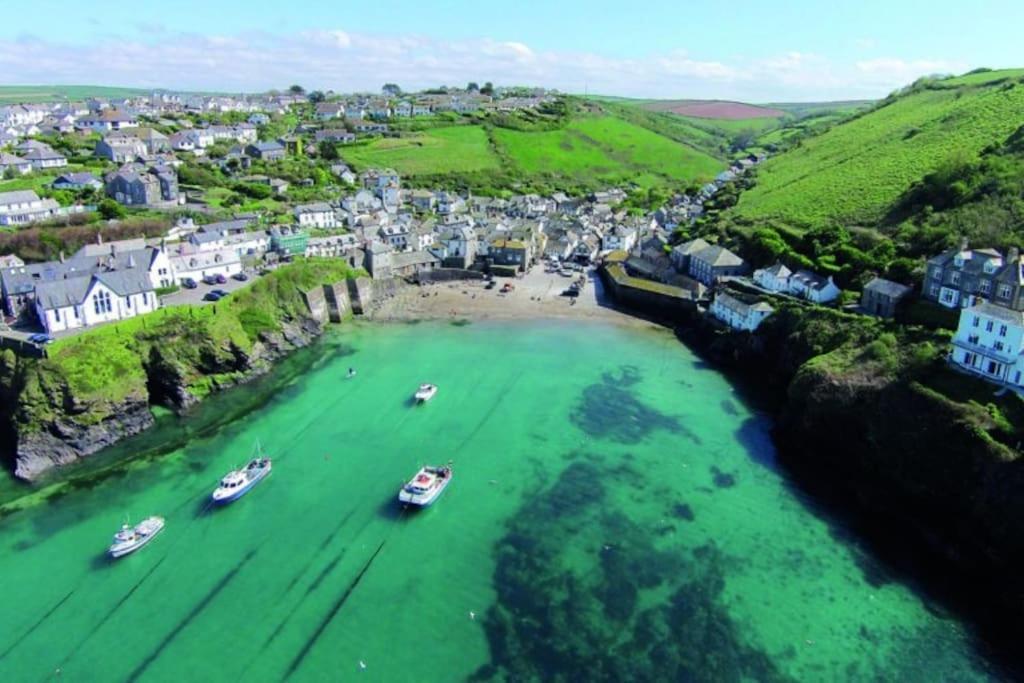 An Entire Fabulous Holiday Home - It'S All Yours! St Columb Major Екстериор снимка